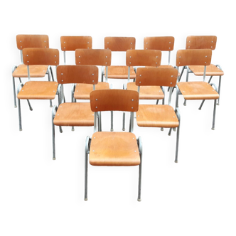 Lot de 12 chaises industrielles vintage