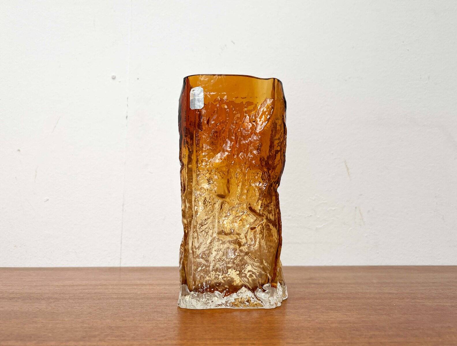 Mid-century modern glass vase by Kai Blomqvist for Kumela, Finland, 1960s.