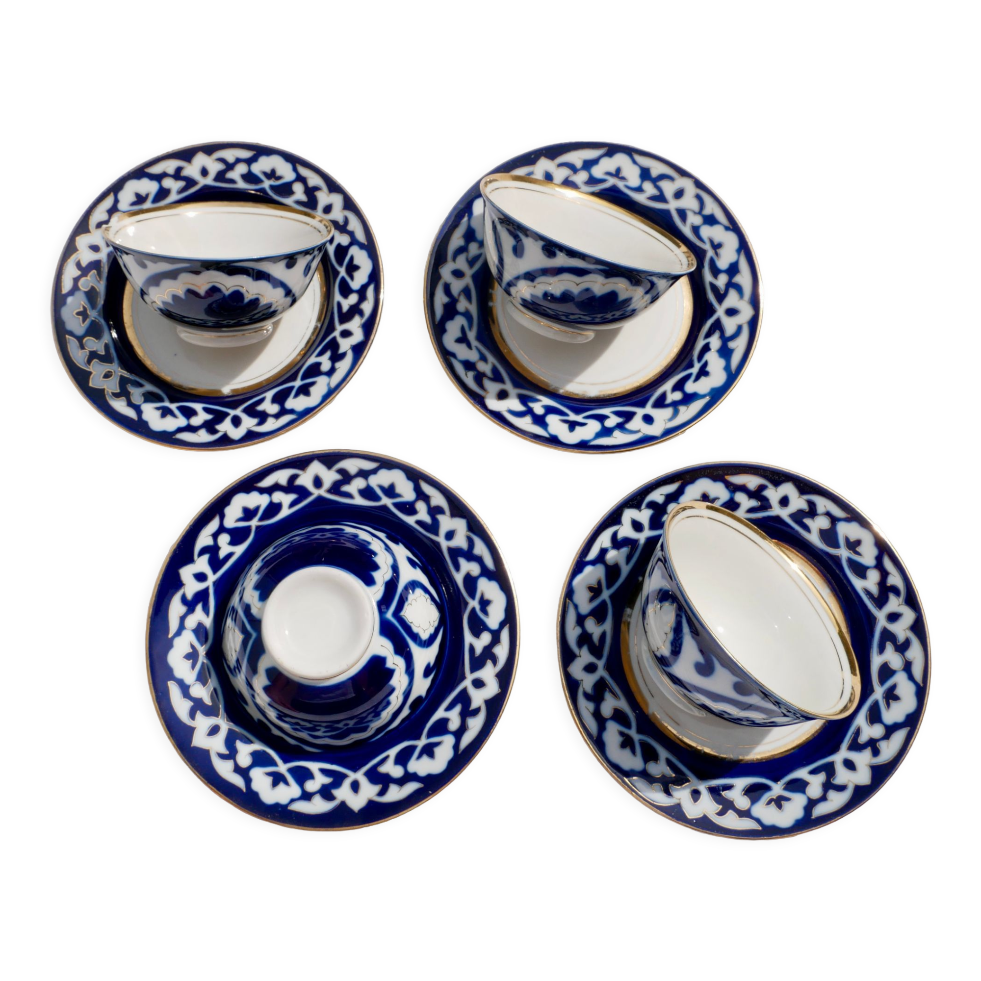 Ensemble bols et assiettes asiatiques