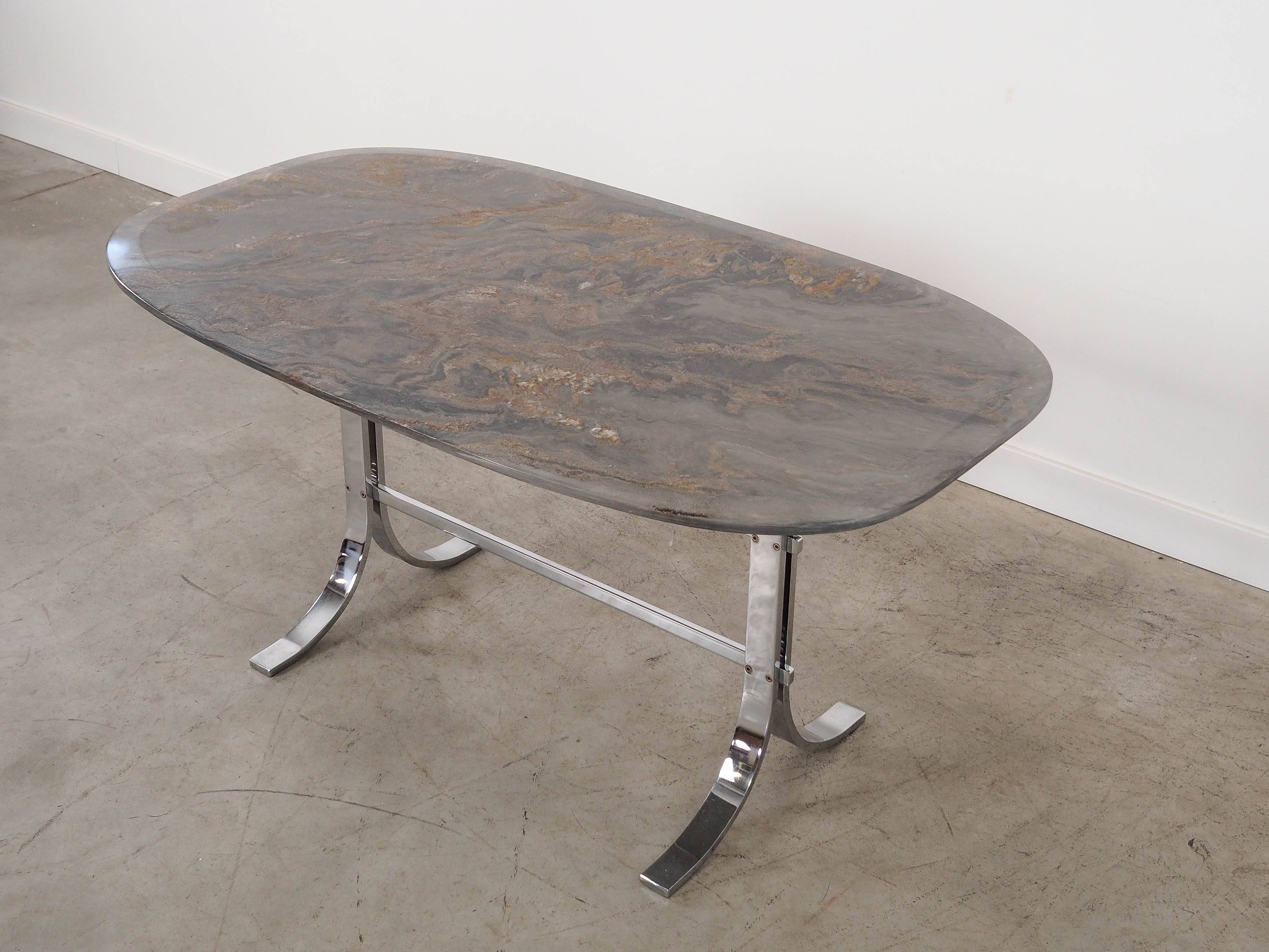 Table danoise en pierre, années 1980