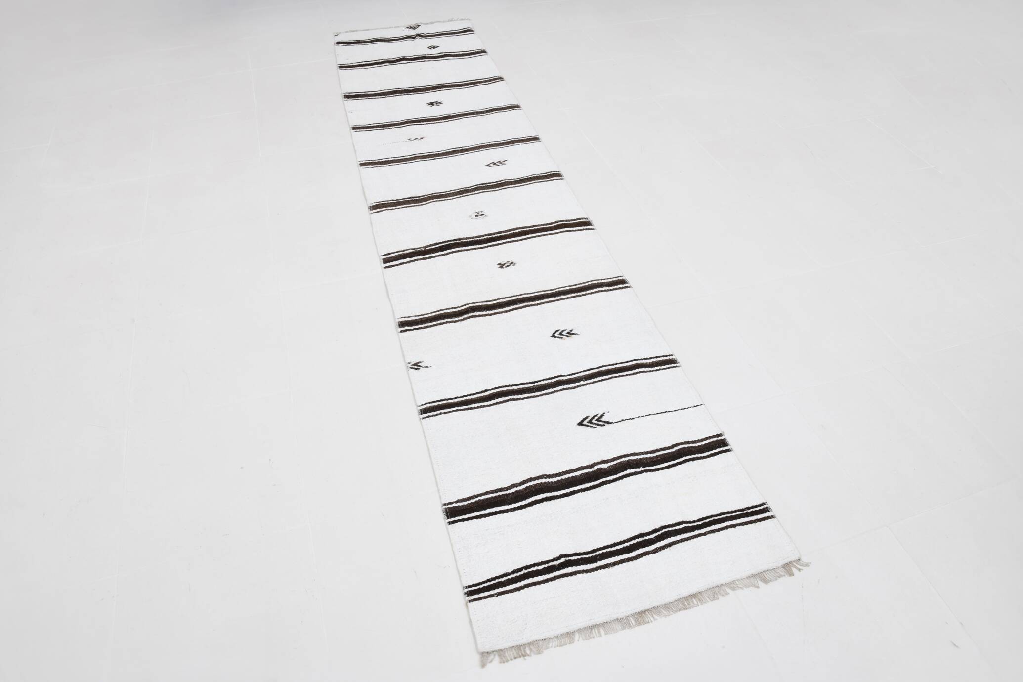 2x10 Vintage White & Brown Runner Rug, 70x310Cm