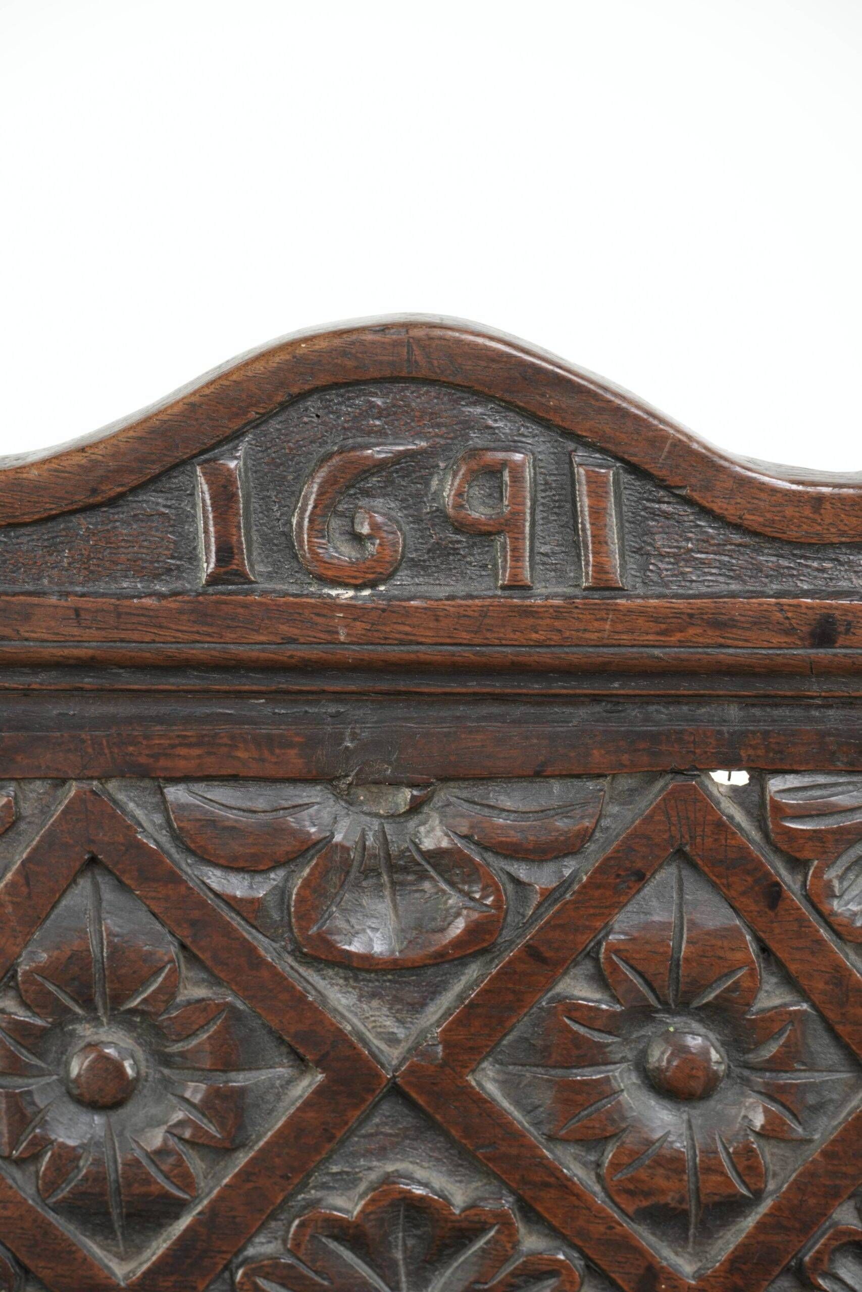 Unique 18th-century English oak wainscot chair with amazing woodcarving
