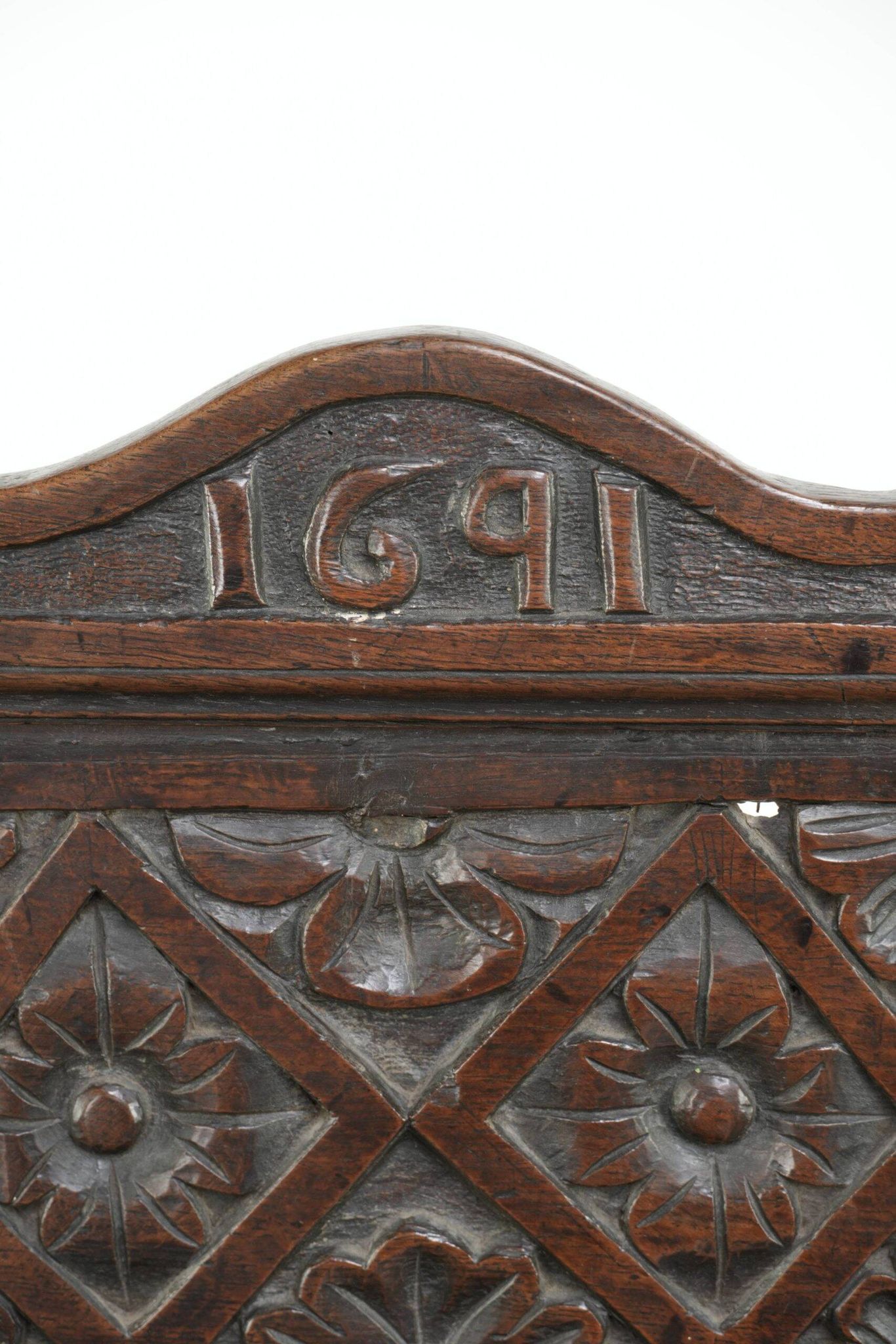 Unique 18th-century English oak wainscot chair with amazing woodcarving