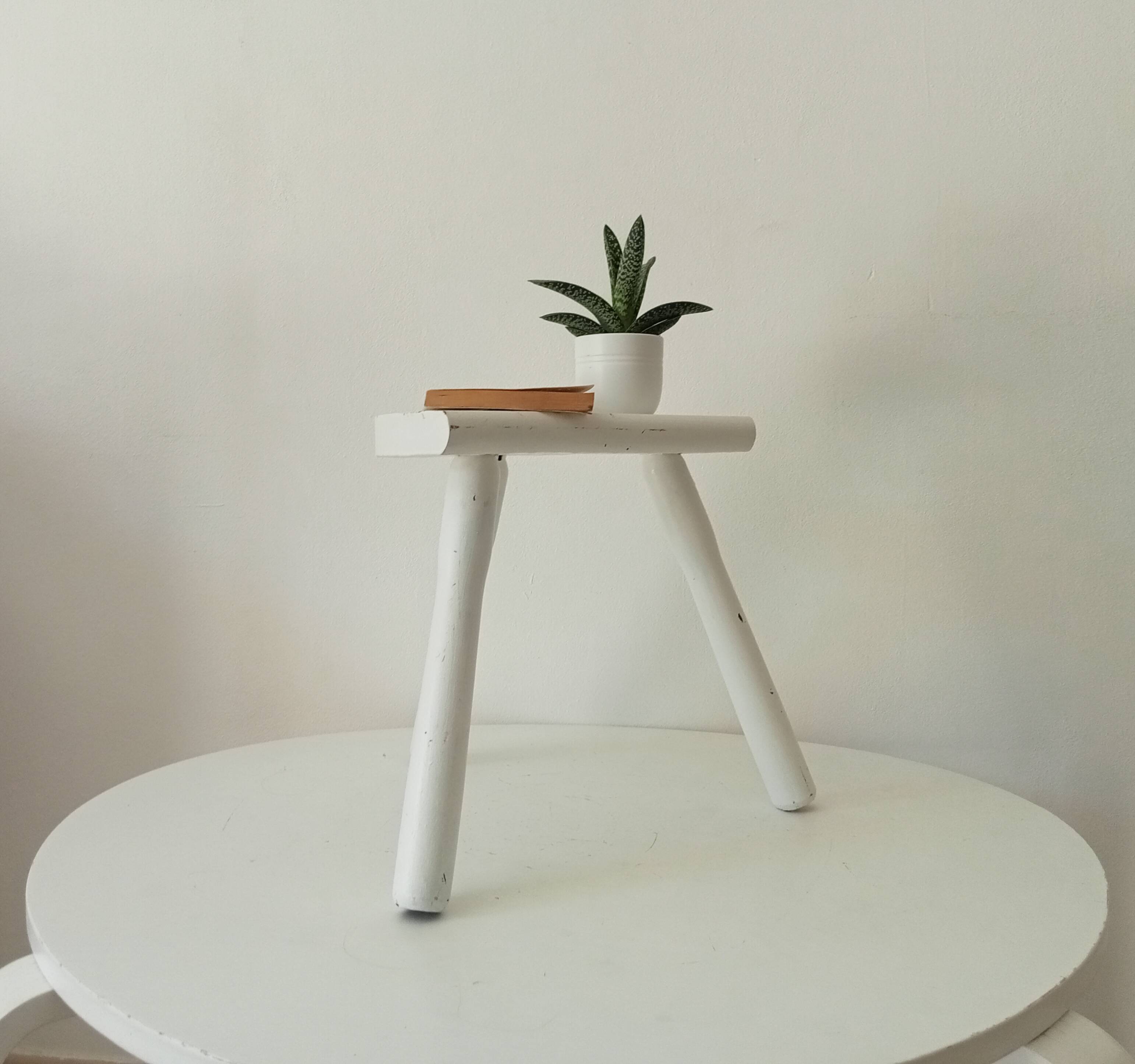 Vintage tripod milking stool