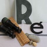 Set of 2 letters of sign