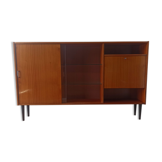 Buffet moderniste des années 1970