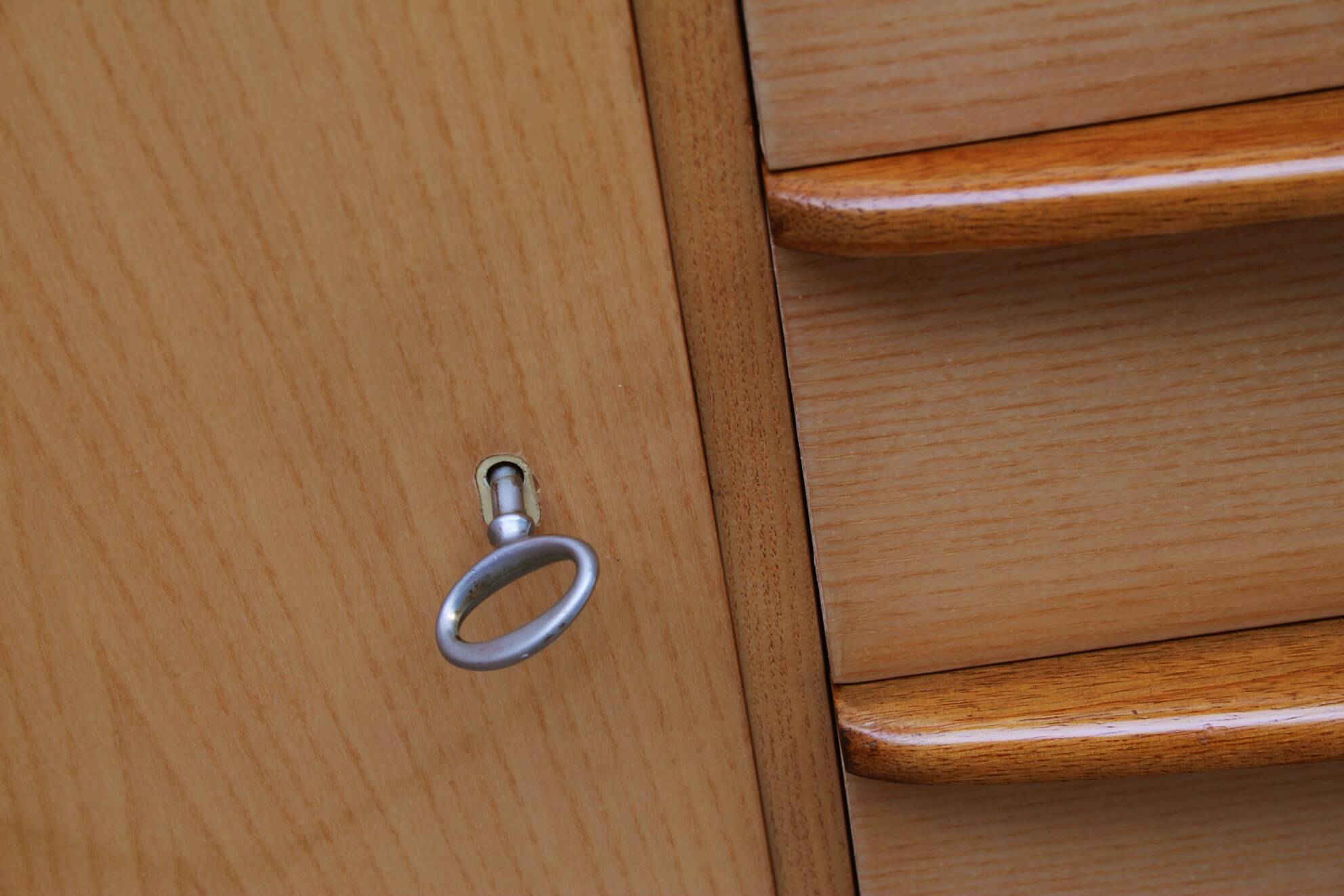 1950s chest of drawers bicolor maple/walnut
