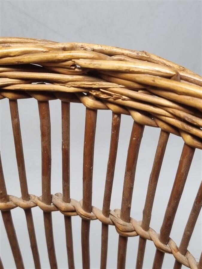 A pair of small baskets