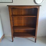 Small old wooden library / Bibus