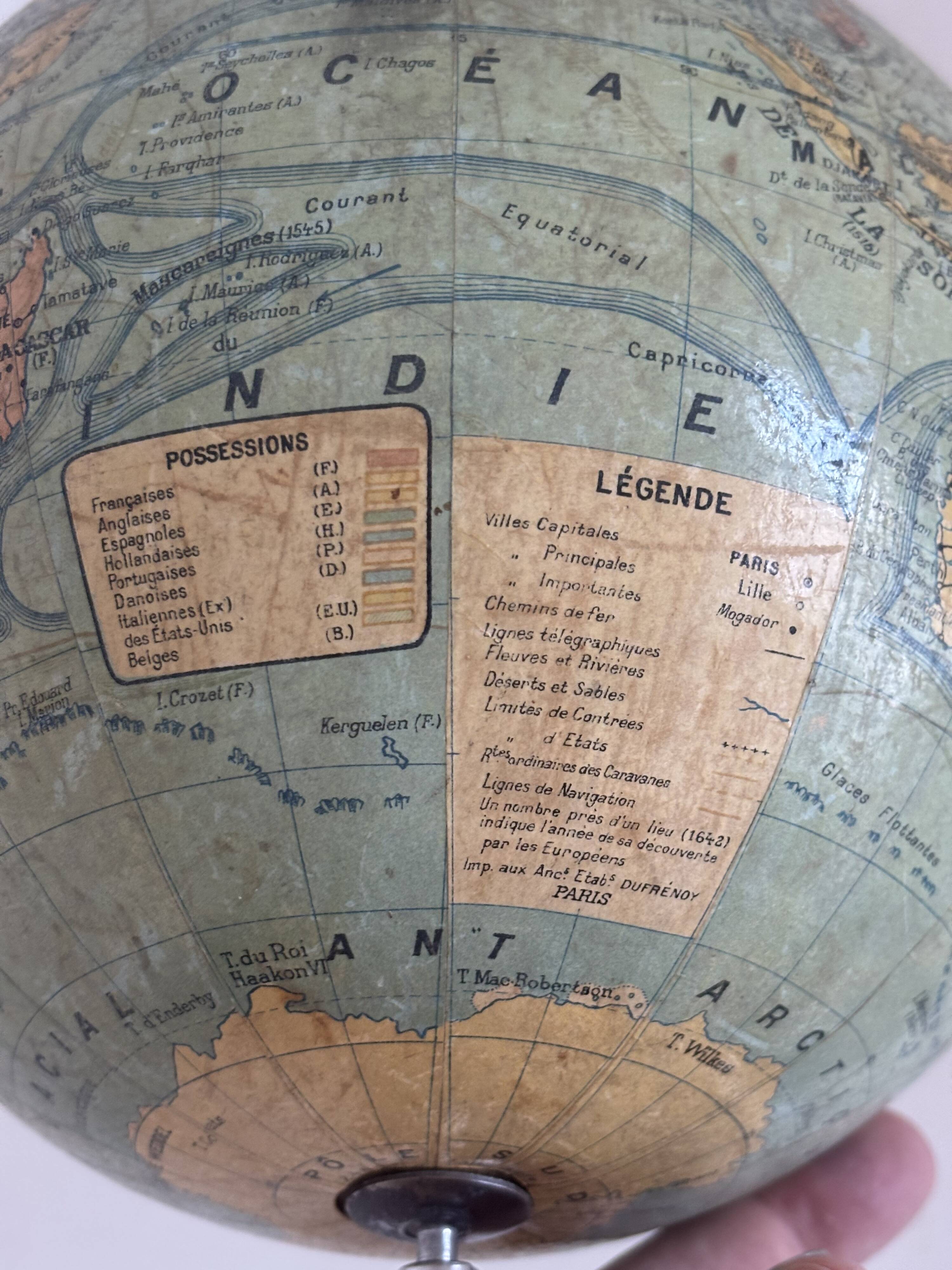 Globe vintage 1950 terrestre Girard et Barrère et Thomas - 33 cm