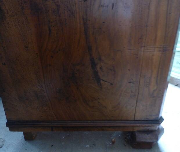 Walnut and walnut veneer display case 1 door circa 1900