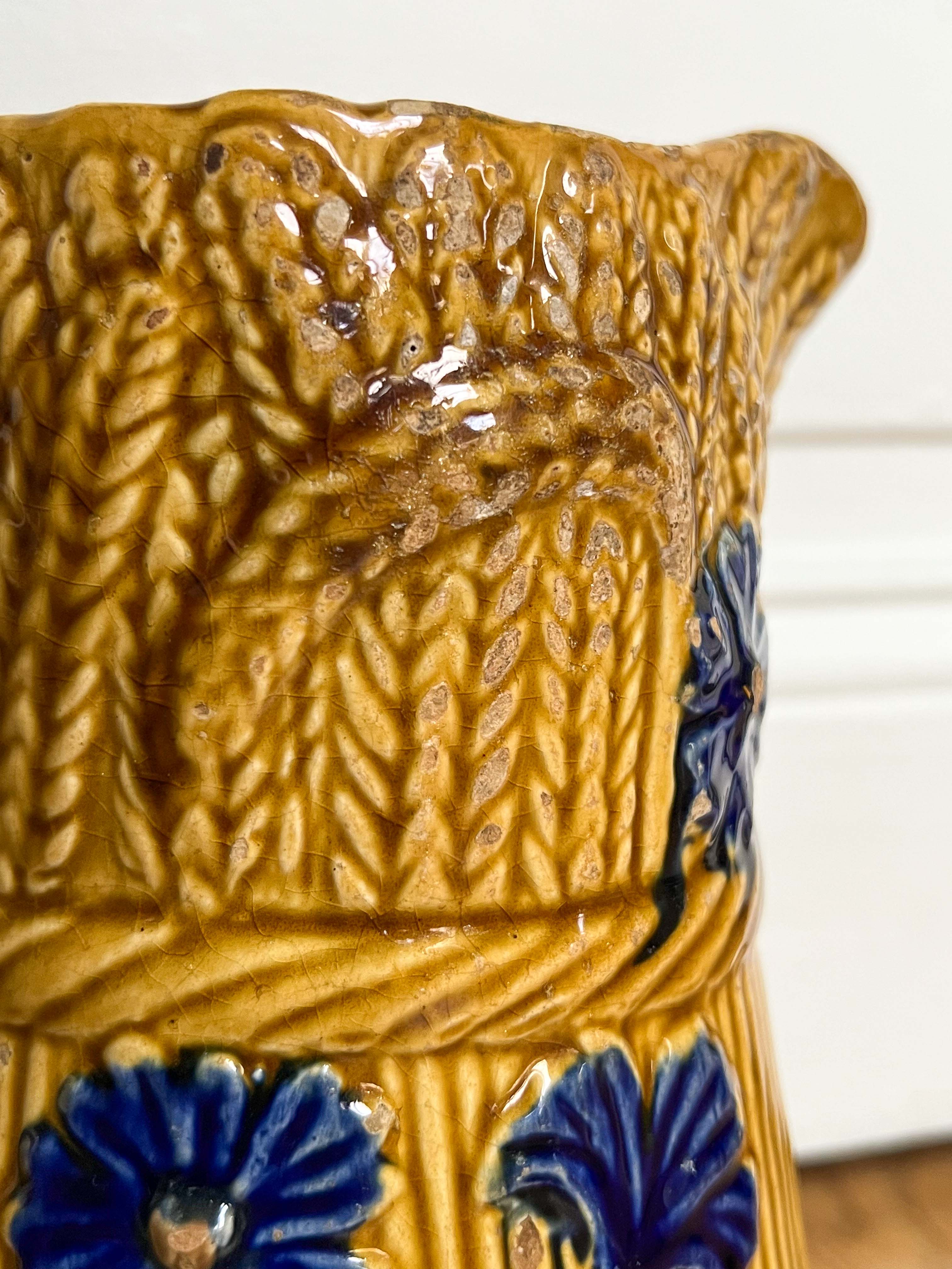 Decorative water decanter in painted ceramic