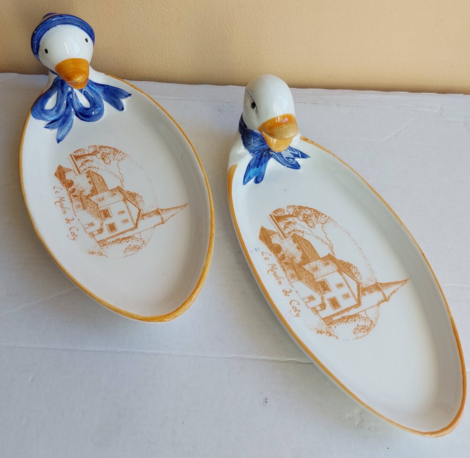 Set of 2 ceramic dishes Le Moulin de Coty