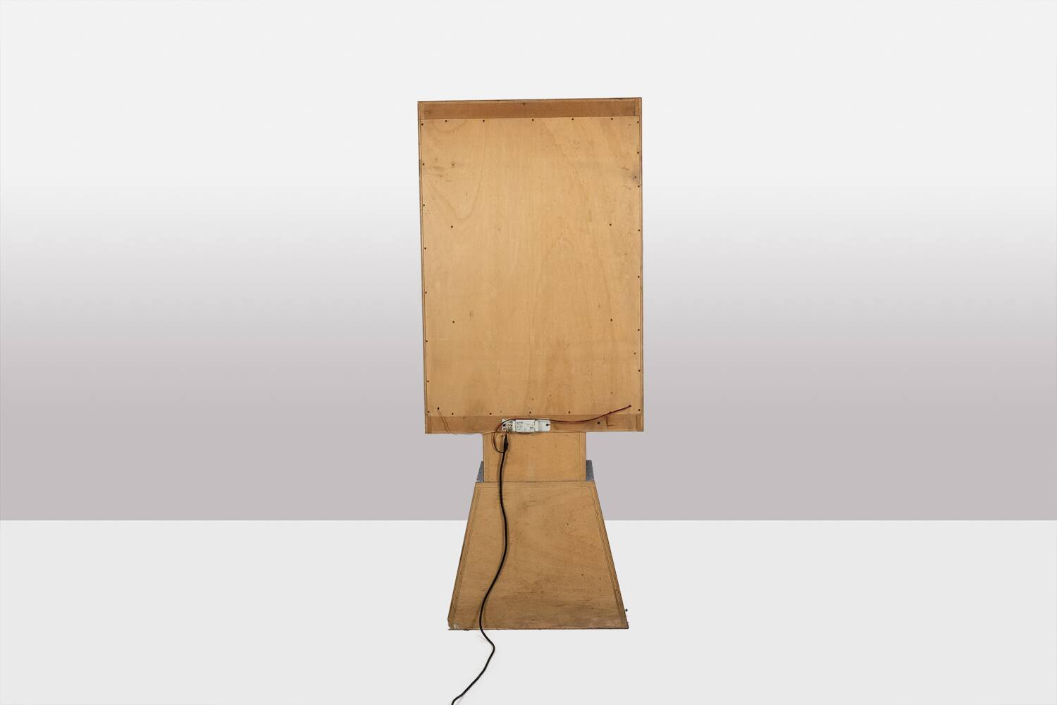 Memphis. Pair of lacquered wood display cabinets. 1980s. LS48071403