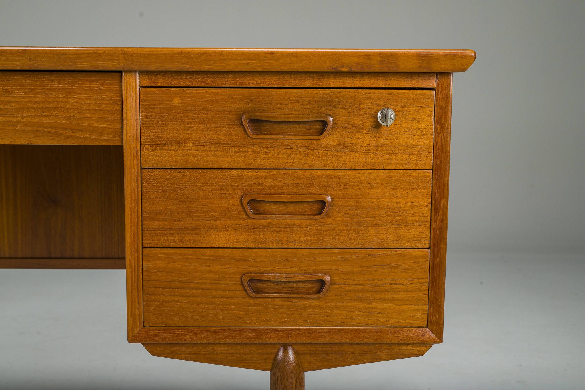 Bureau danois en teck, 1960