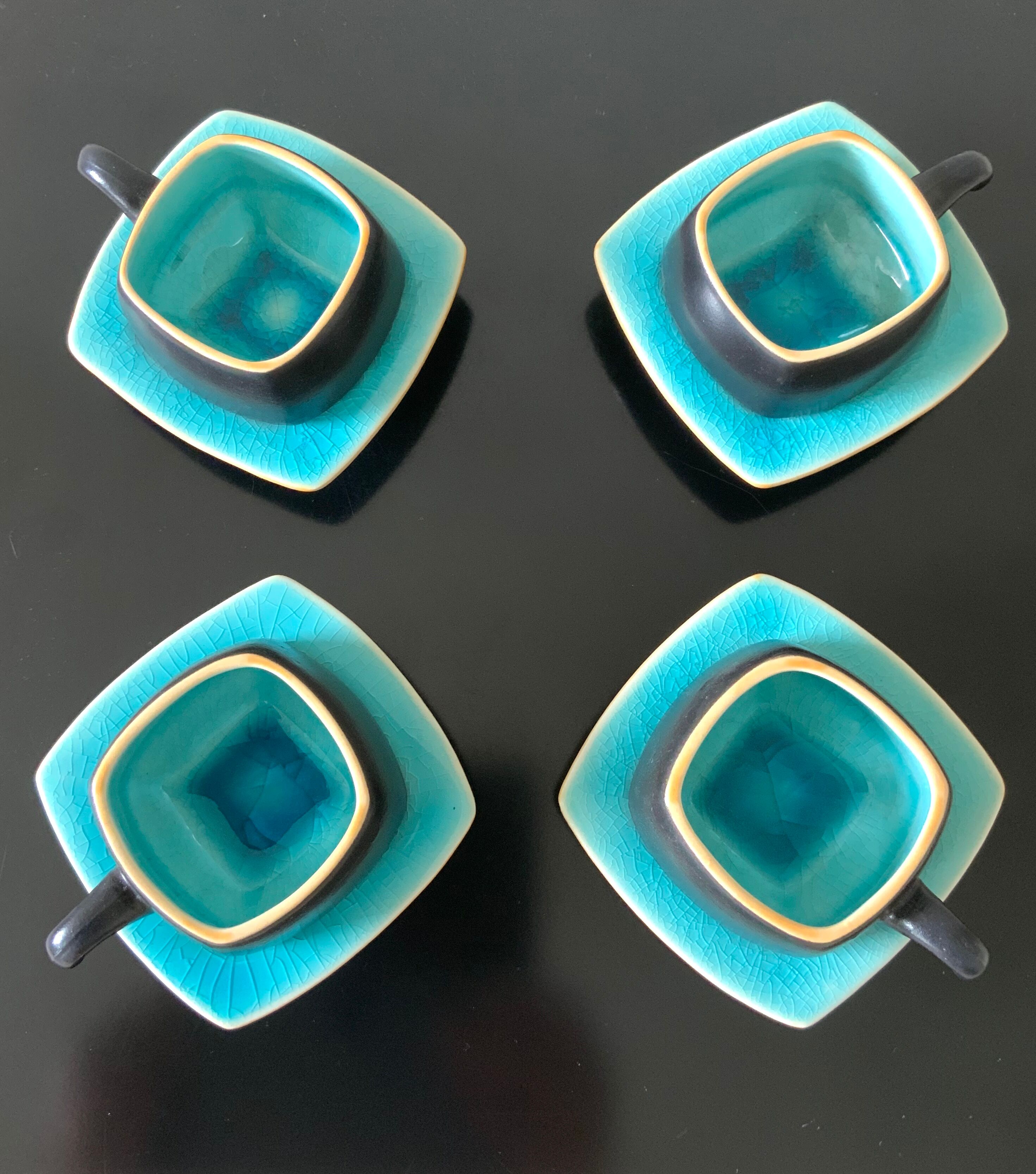 Set of 4 ceramic cups