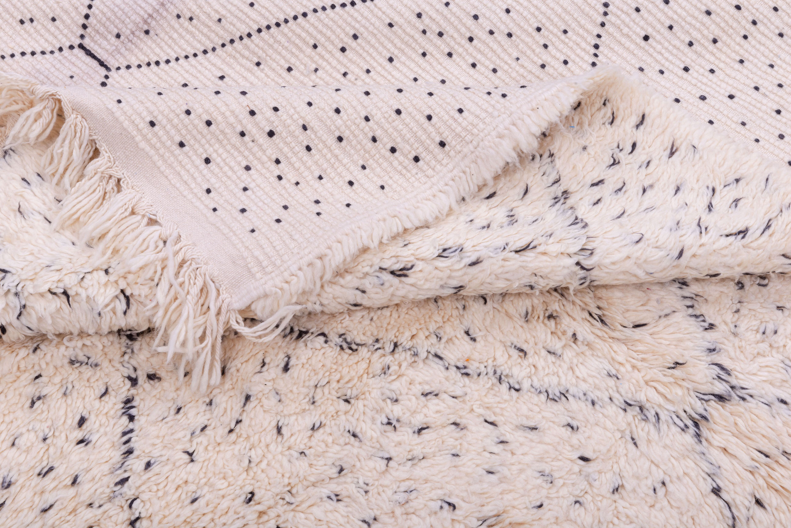 Vintage ouarain blessed carpet 255x172cm