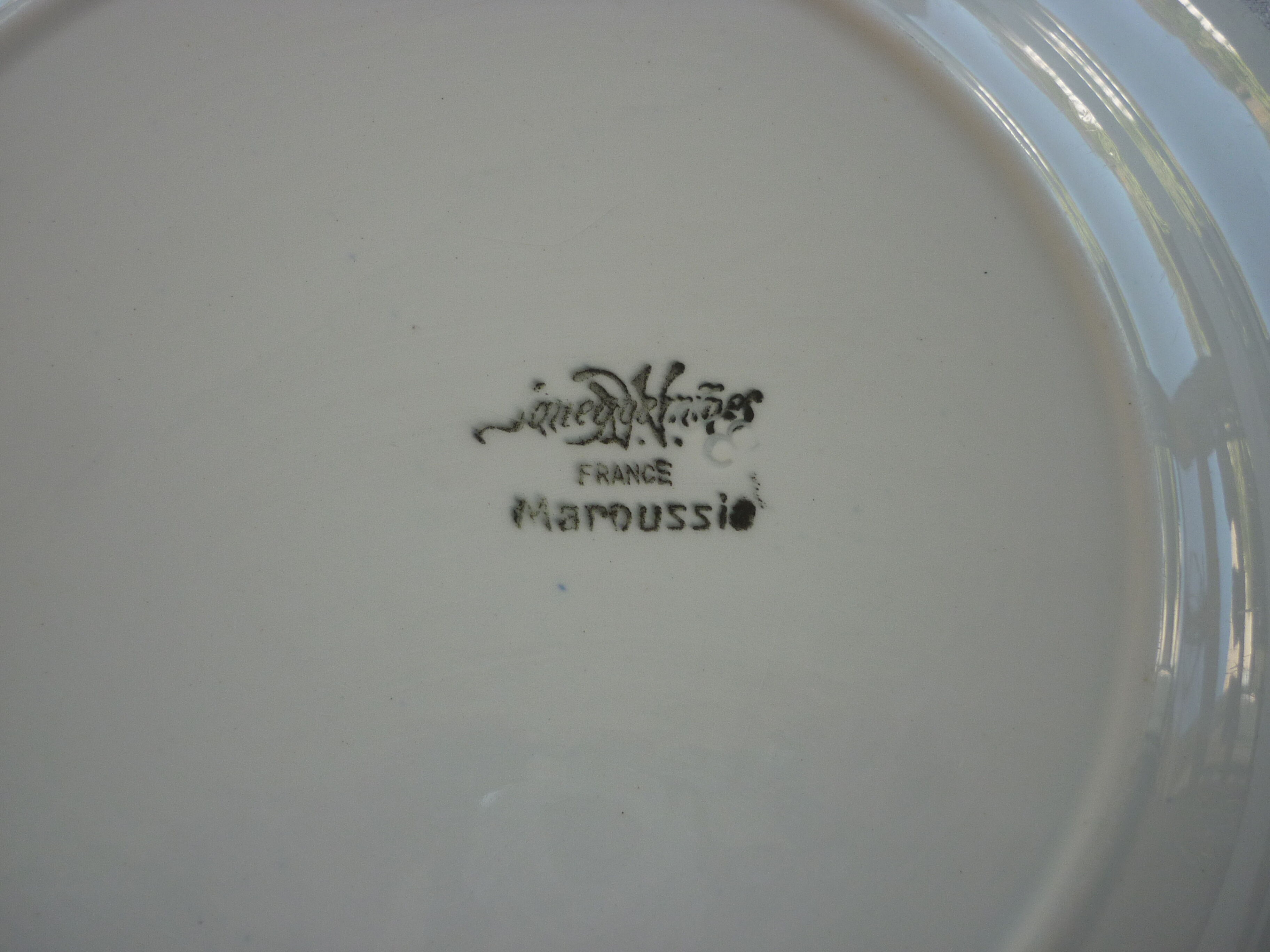 Round dish faience Sarreguemines Maroussia