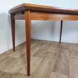 Scandinavian 60' extending table
