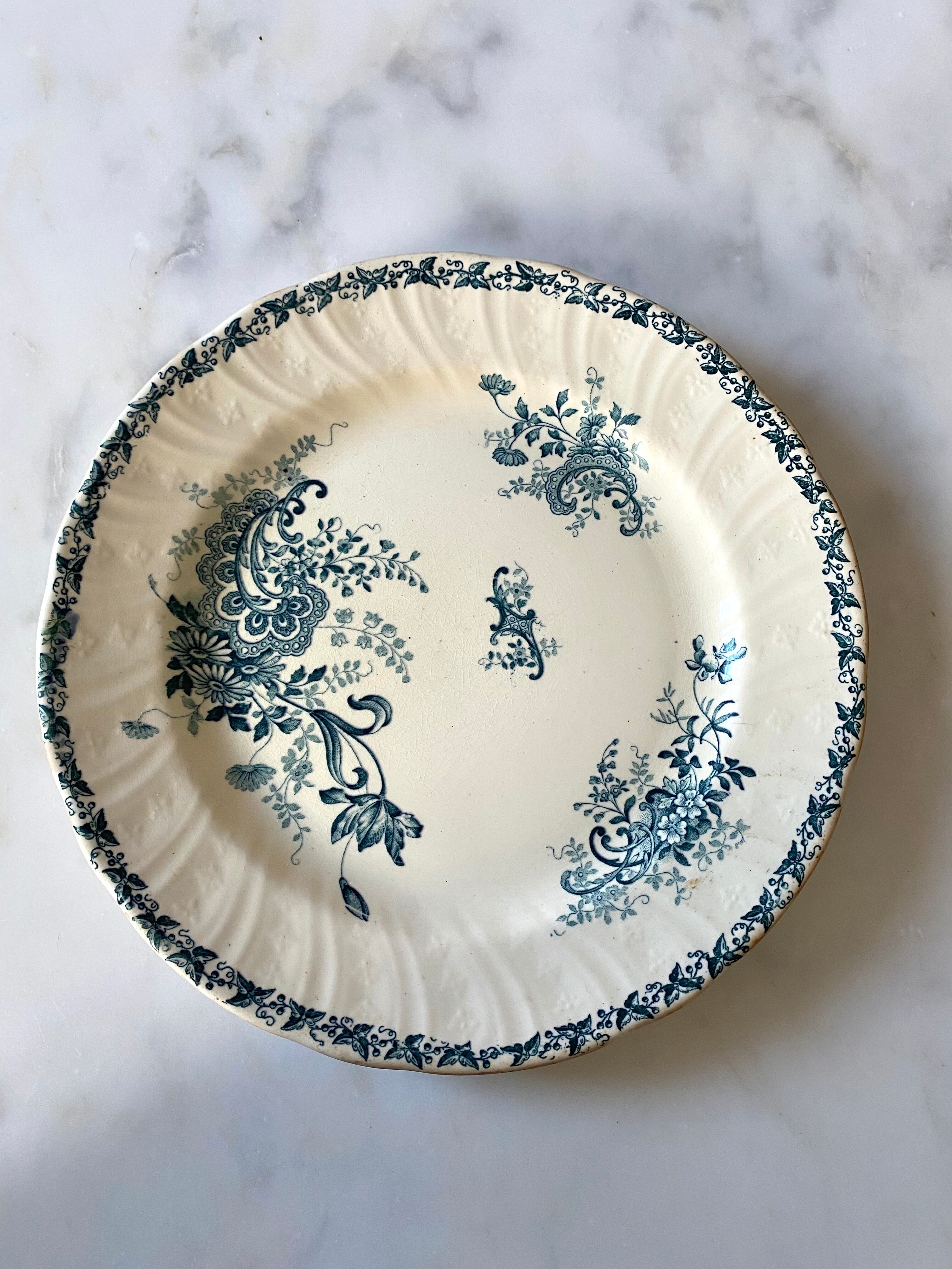 Flat porcelain plate Badonviller model Trianon