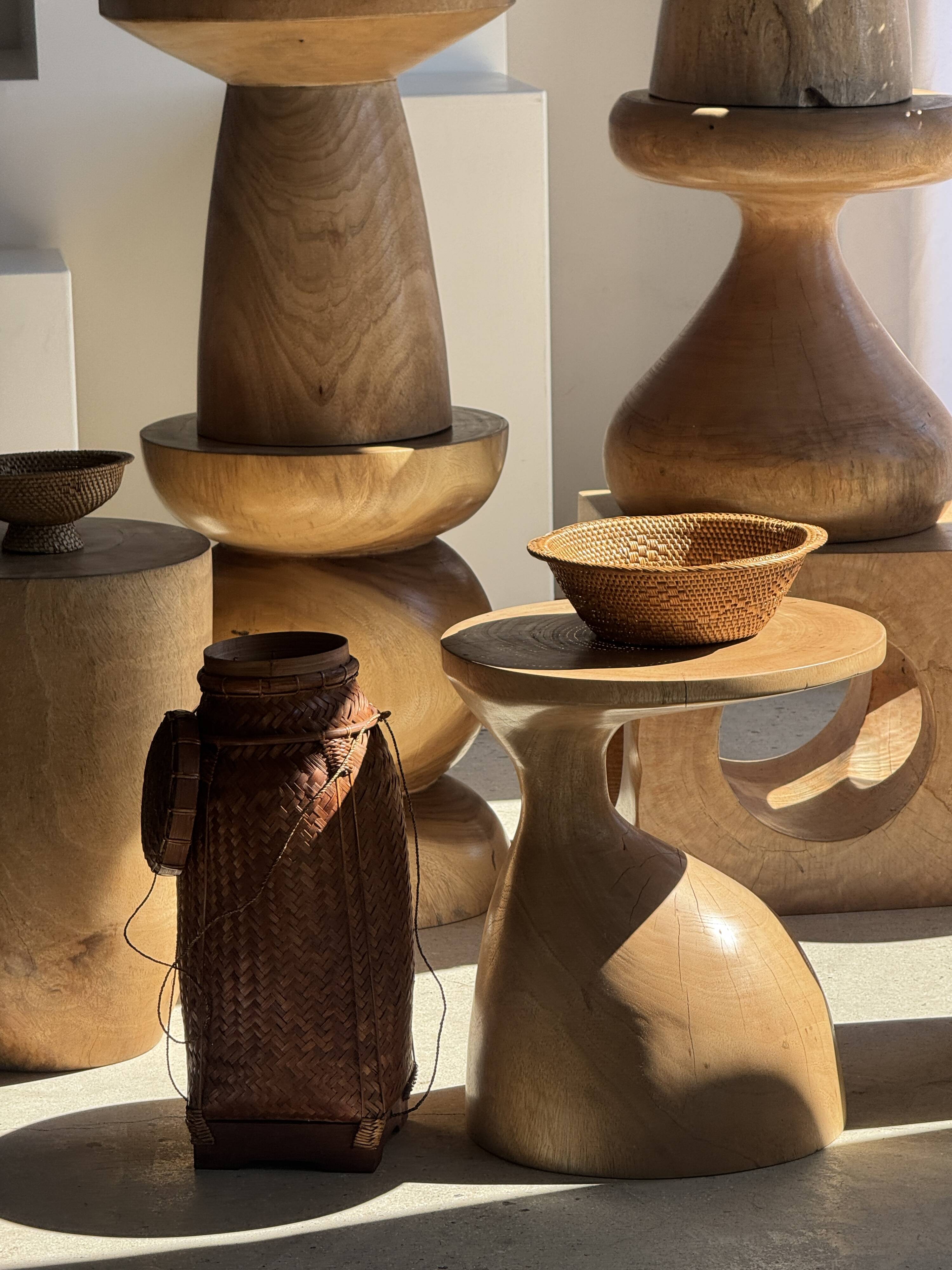 Stool, side table, end table in solid suar wood, spheres H50 D39.