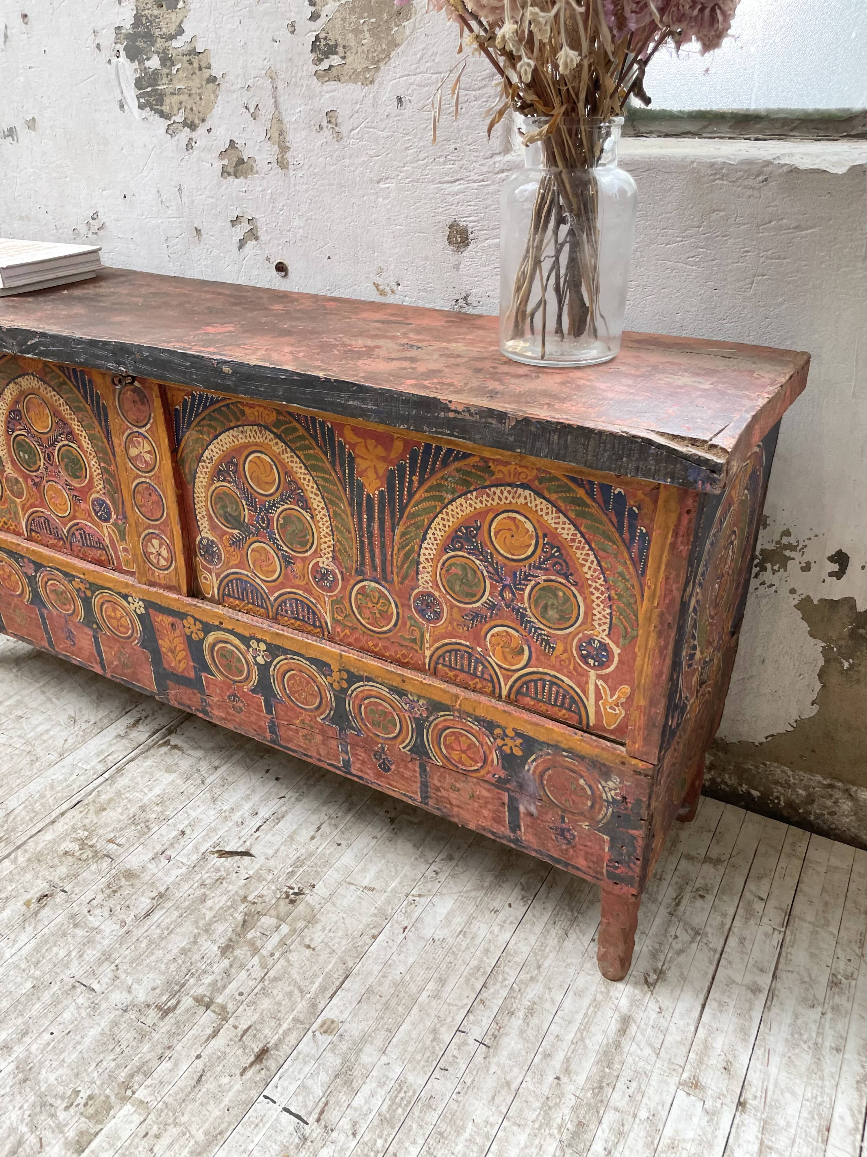 Coffre de mariage marocain polychrome années 50