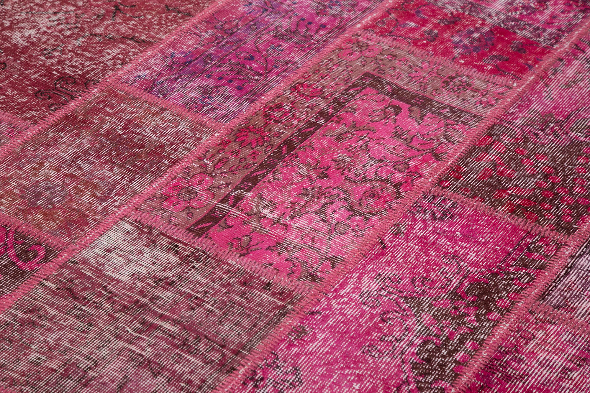 Handwoven turkish contemporary 186 cm x 288 cm pink patchwork rug