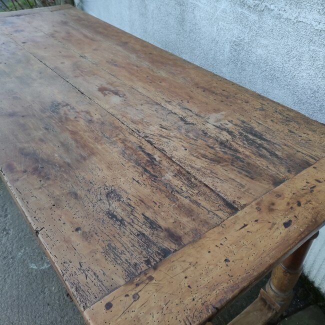 Farmhouse table
