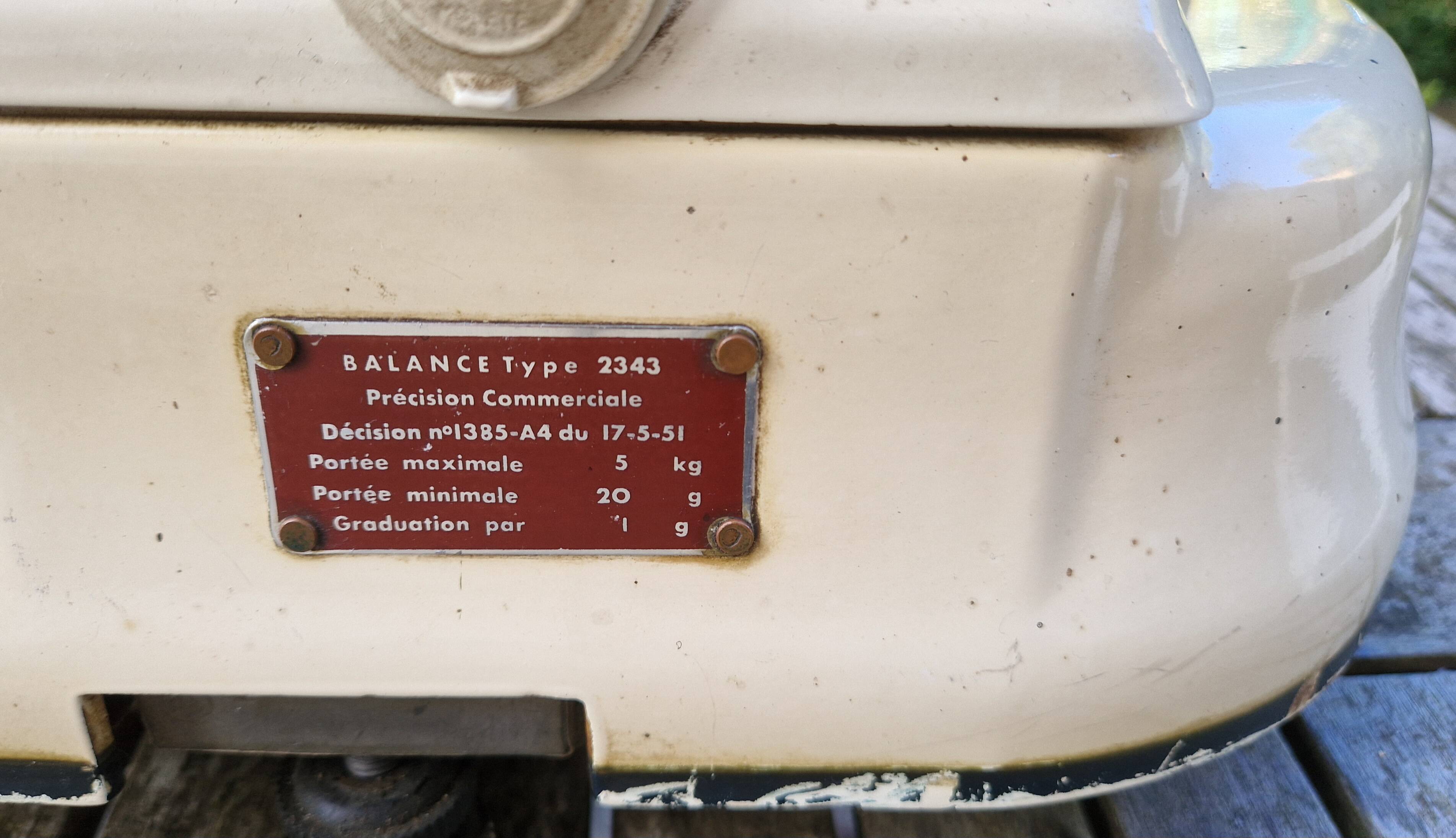 Antique Testut Dayton white bakelite grocery scale, 1960s