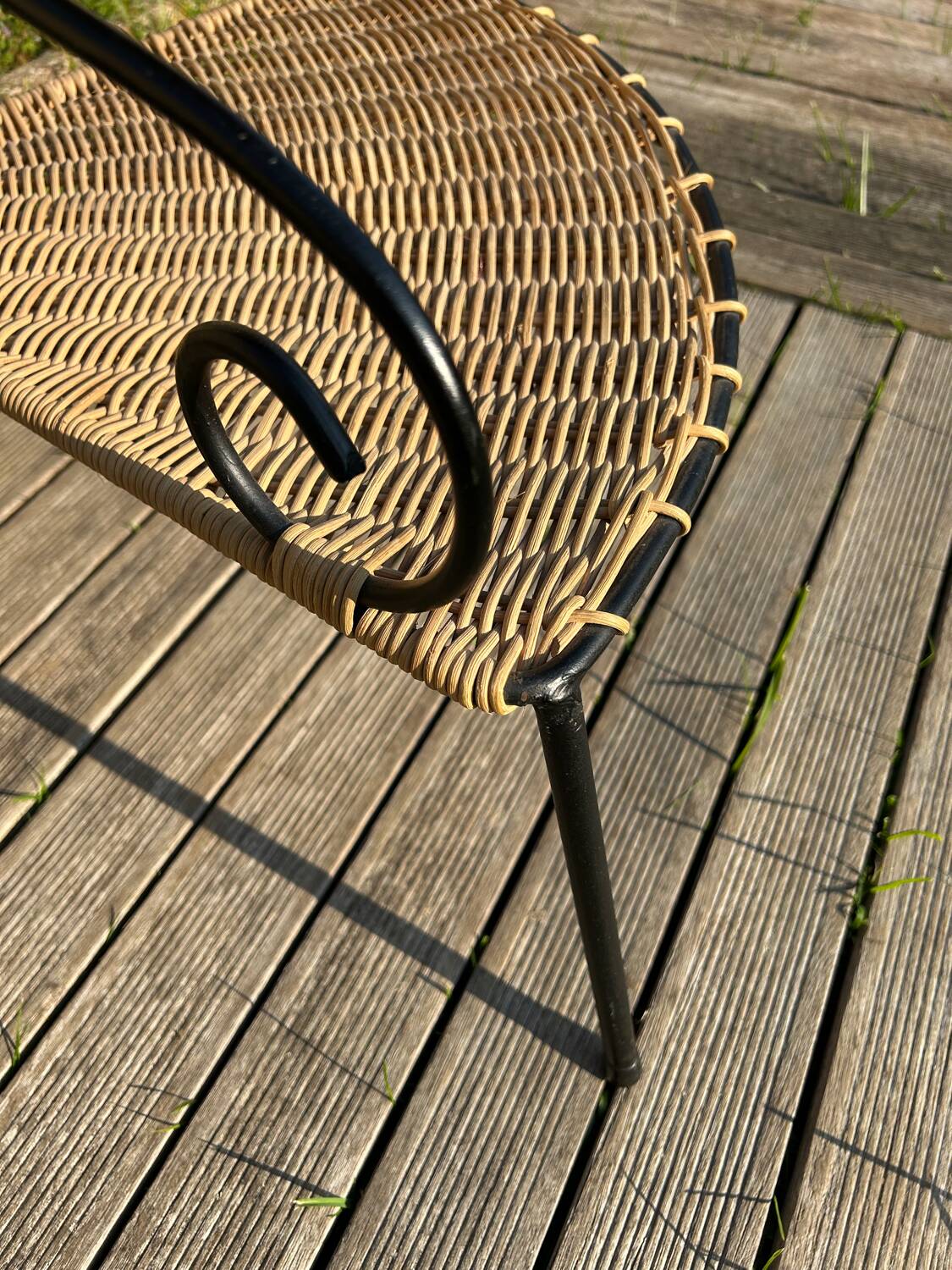 Vintage 1960-70 rattan and iron corner shelf