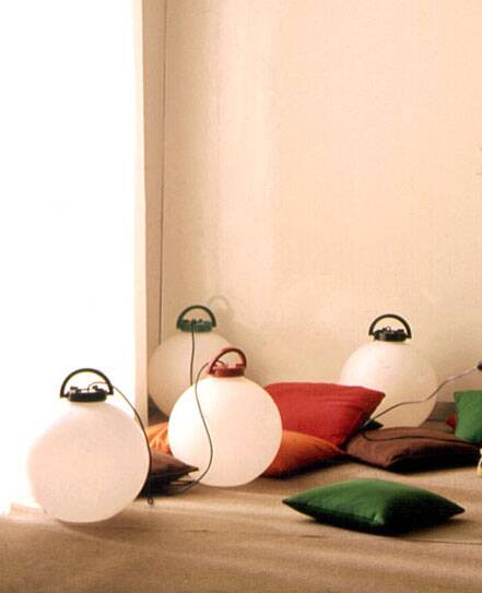 Space Age floor / table lamp mod. Tama, Isao Hosoe, Valenti Italy 1975