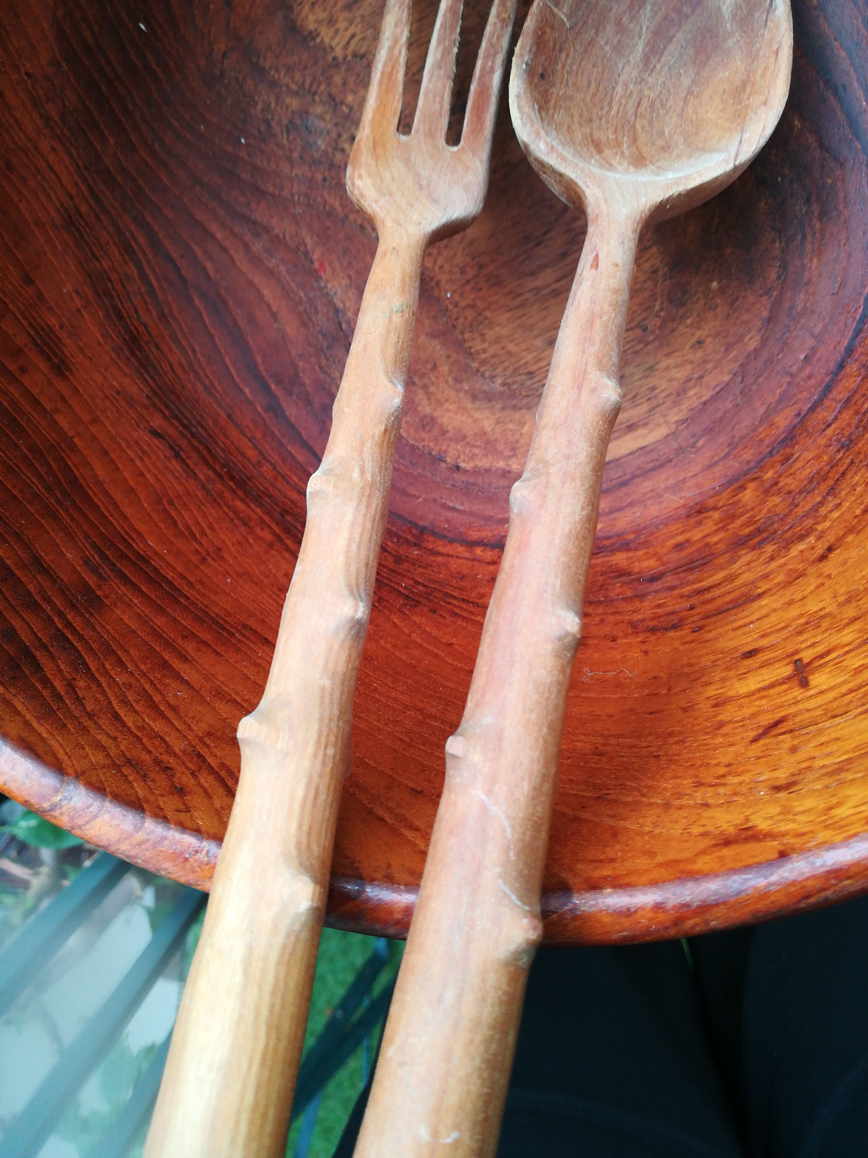 Rosewood salad and cutlery
