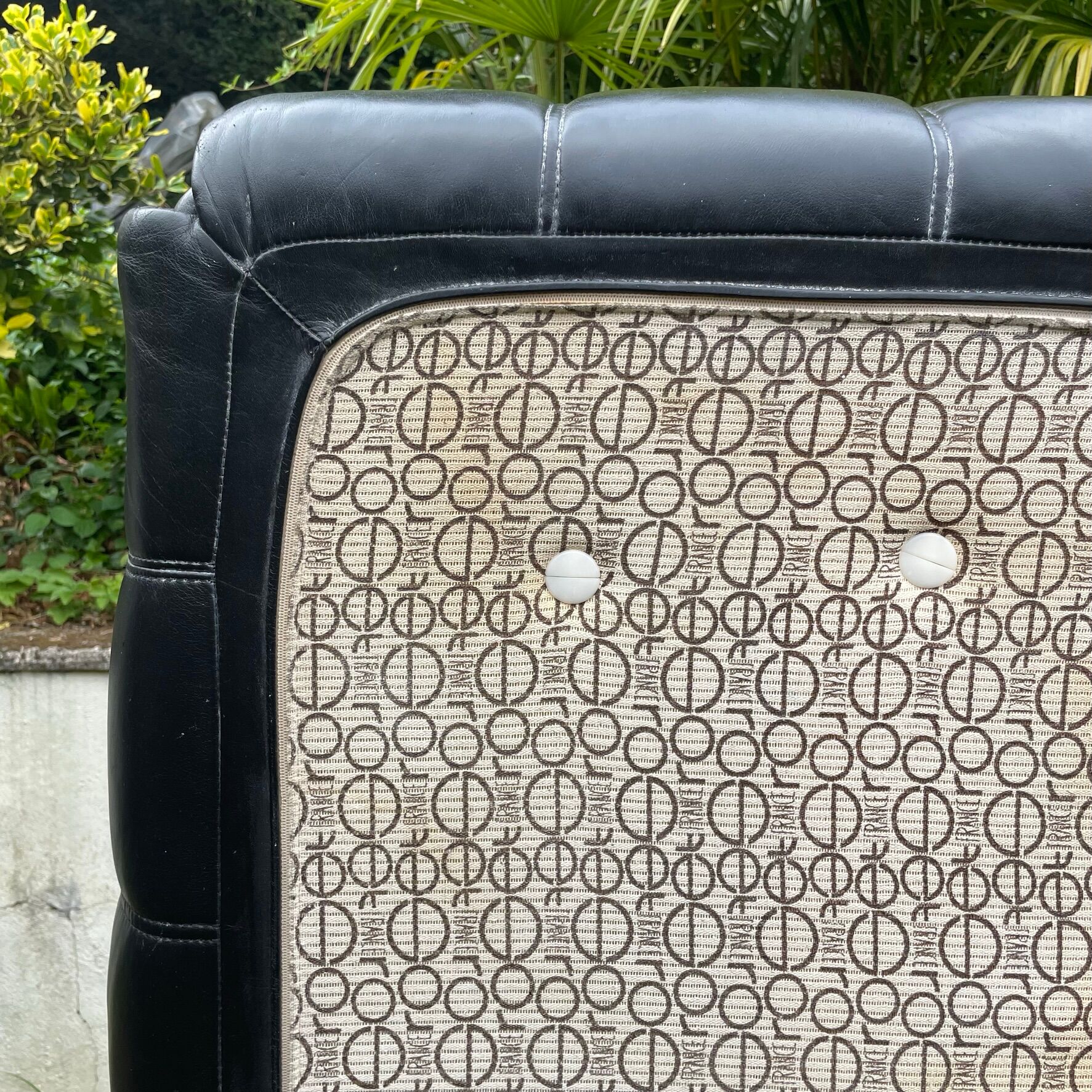 Kashima 2-seater sofa in black leather Michel Ducaroy, 1970