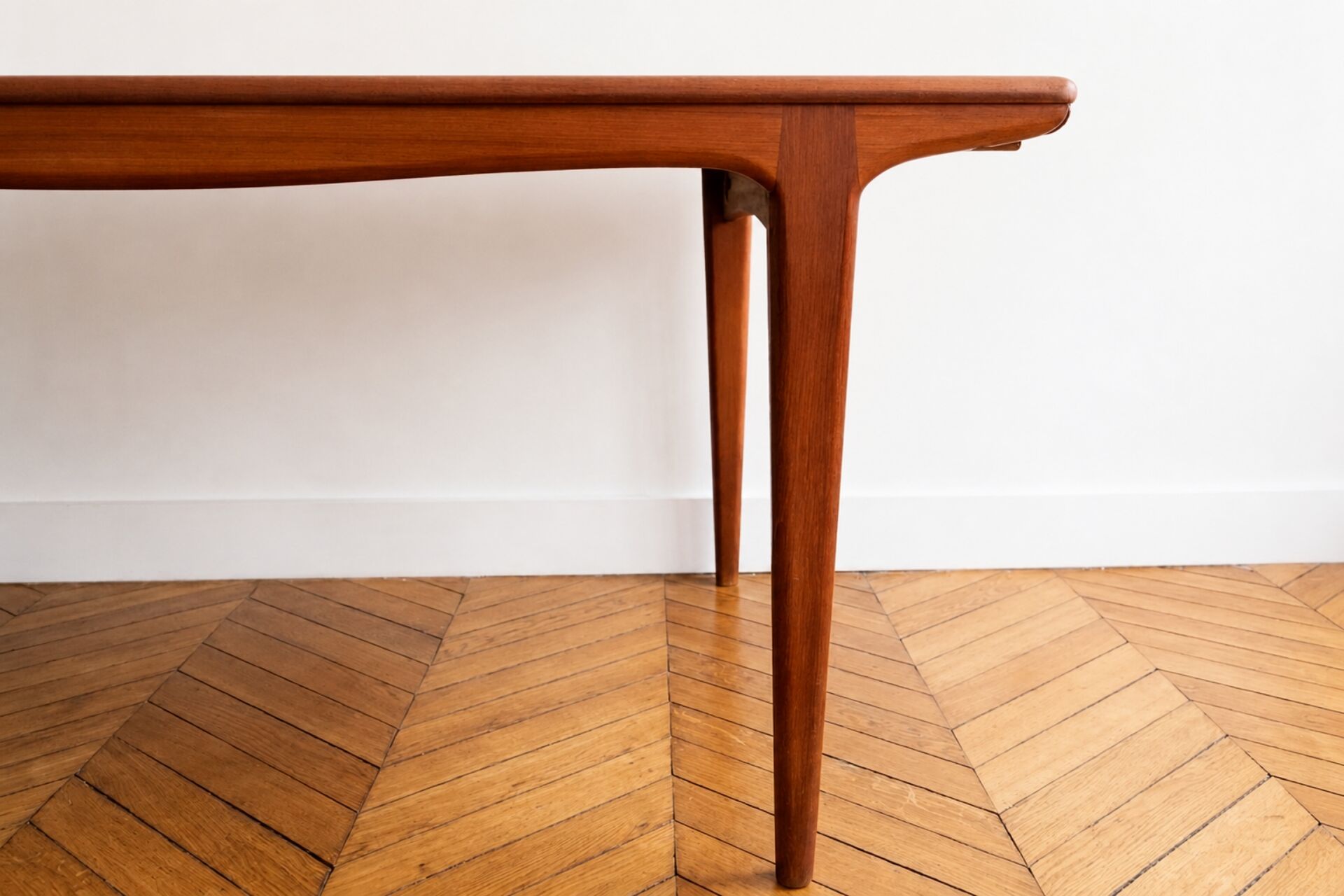 Rare - Grande table de salle à manger scandinave en teck par Johannes