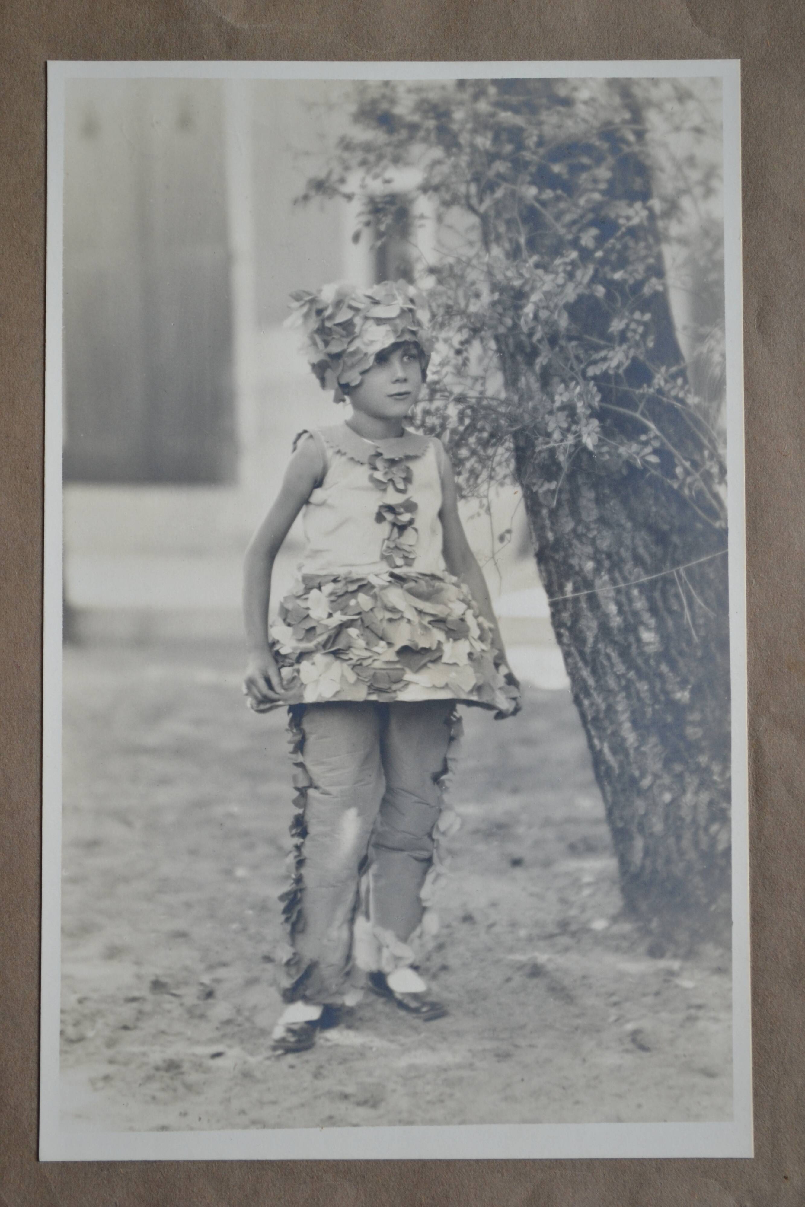 Old photo of a child girl