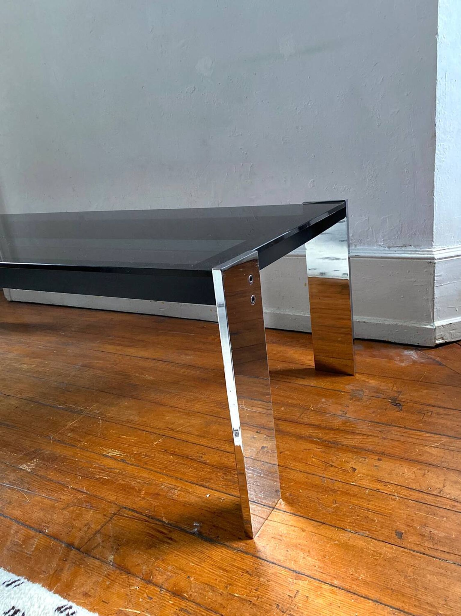Table basse rectangulaire Italienne en verre fumé vintage 1970