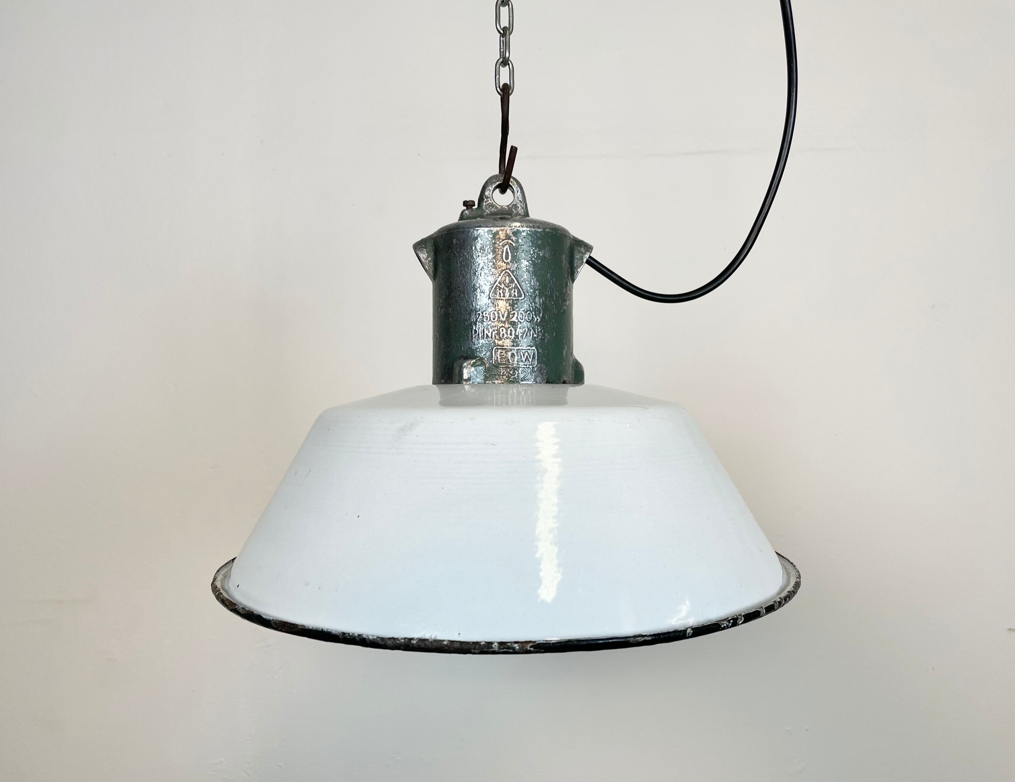 Industrial White Enamel Industrial Lamp with Cast Aluminium Top from EOW, 1950s