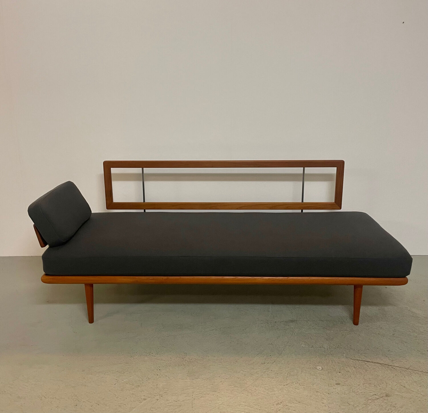 Daybed 3 places modèle Minerva par Hvidt & Molgaard