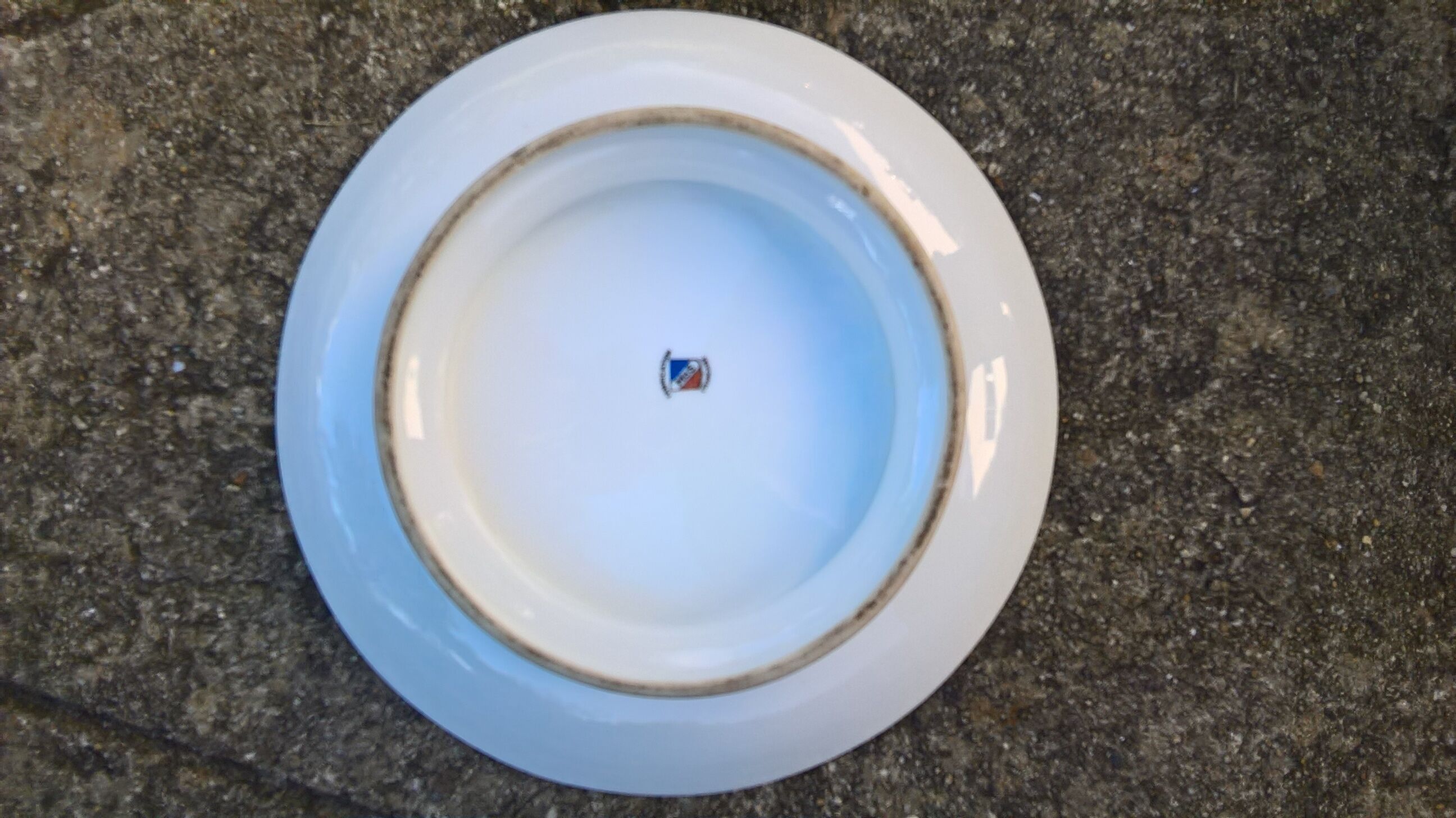 Assiettes et plat à dessert en porcelaine Massé Surget