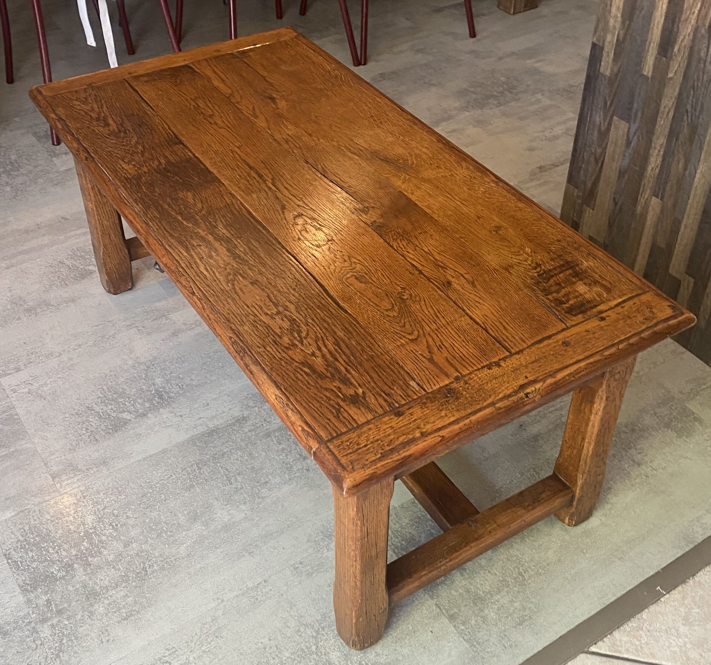 Rustic farmhouse antique coffee table made of solid oak with 1 drawer 50.