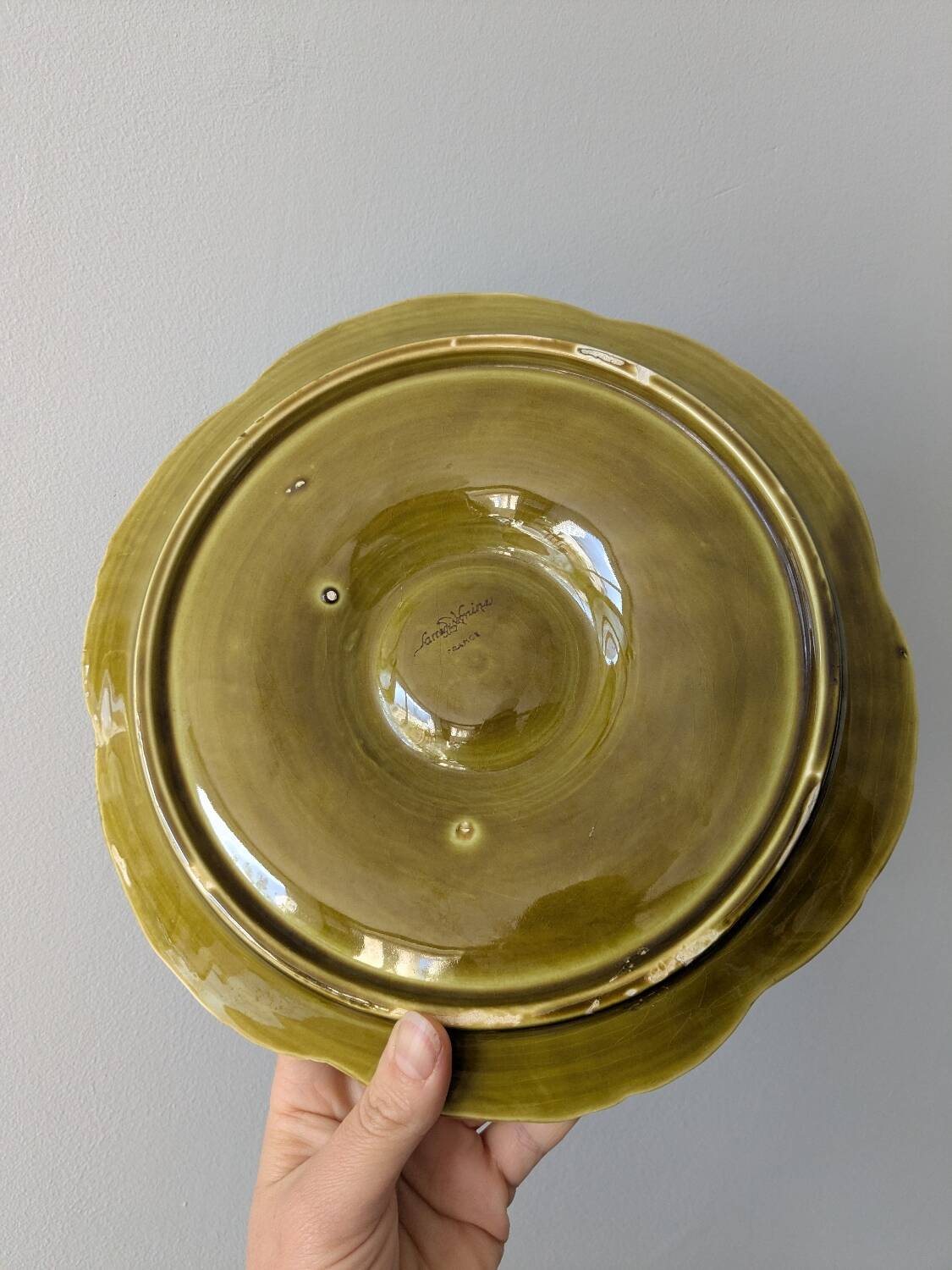 Lot de 3 assiettes à huîtres vintages en barbotine verte Sarreguemines