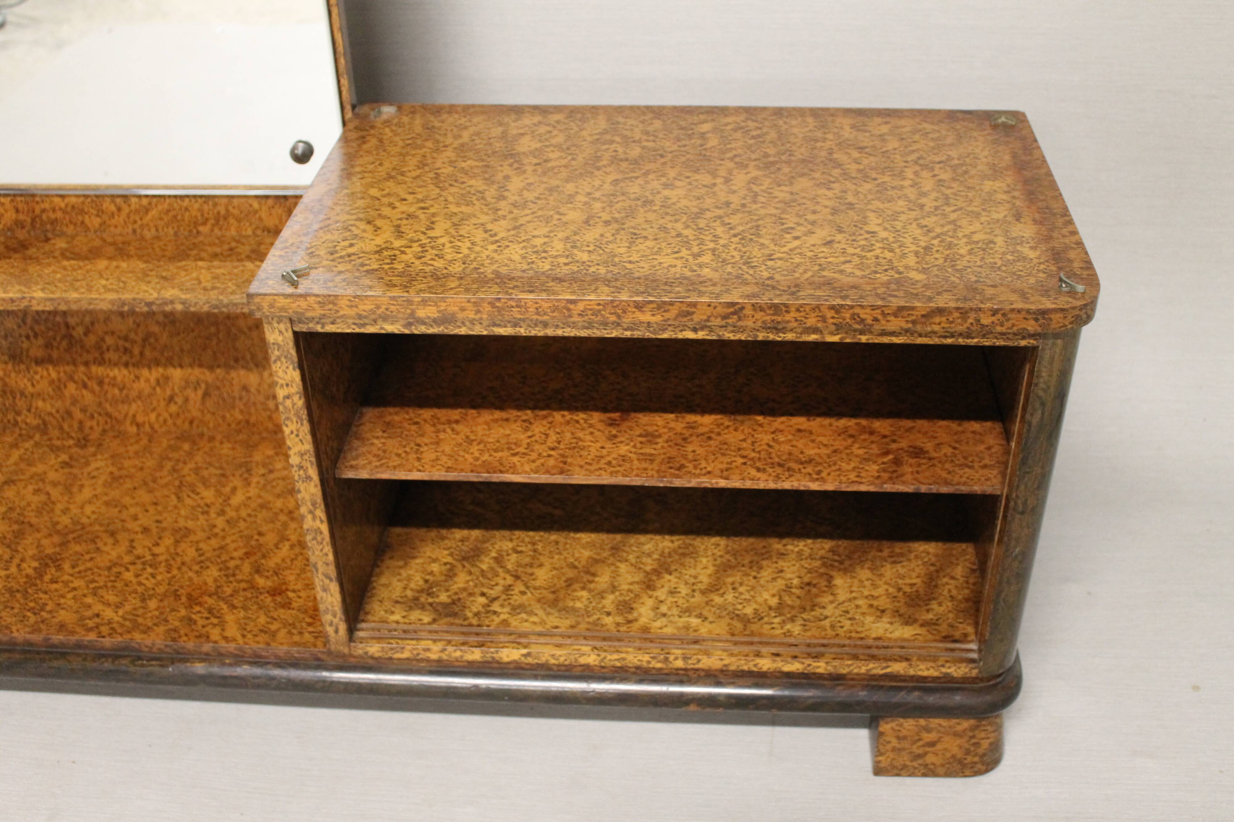 Period hairdresser art deco