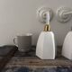 Paire d’appliques blanches en opaline