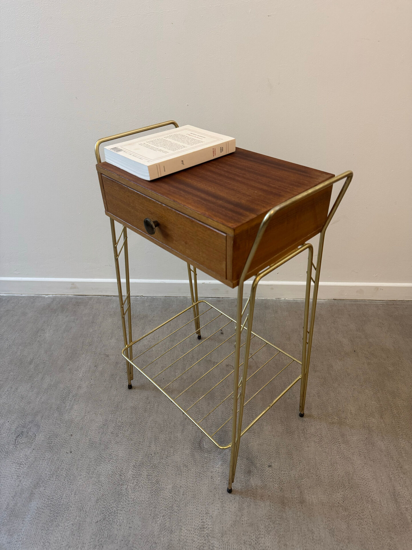 Chevet vintage dans le goût de Jacques Hitier