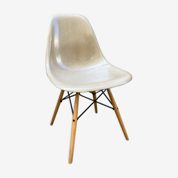 Chaise beige DSW Eames