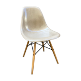 Beige chair DSW Eames
