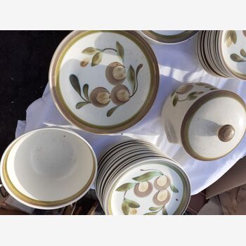 Vintage dishware in Gien 