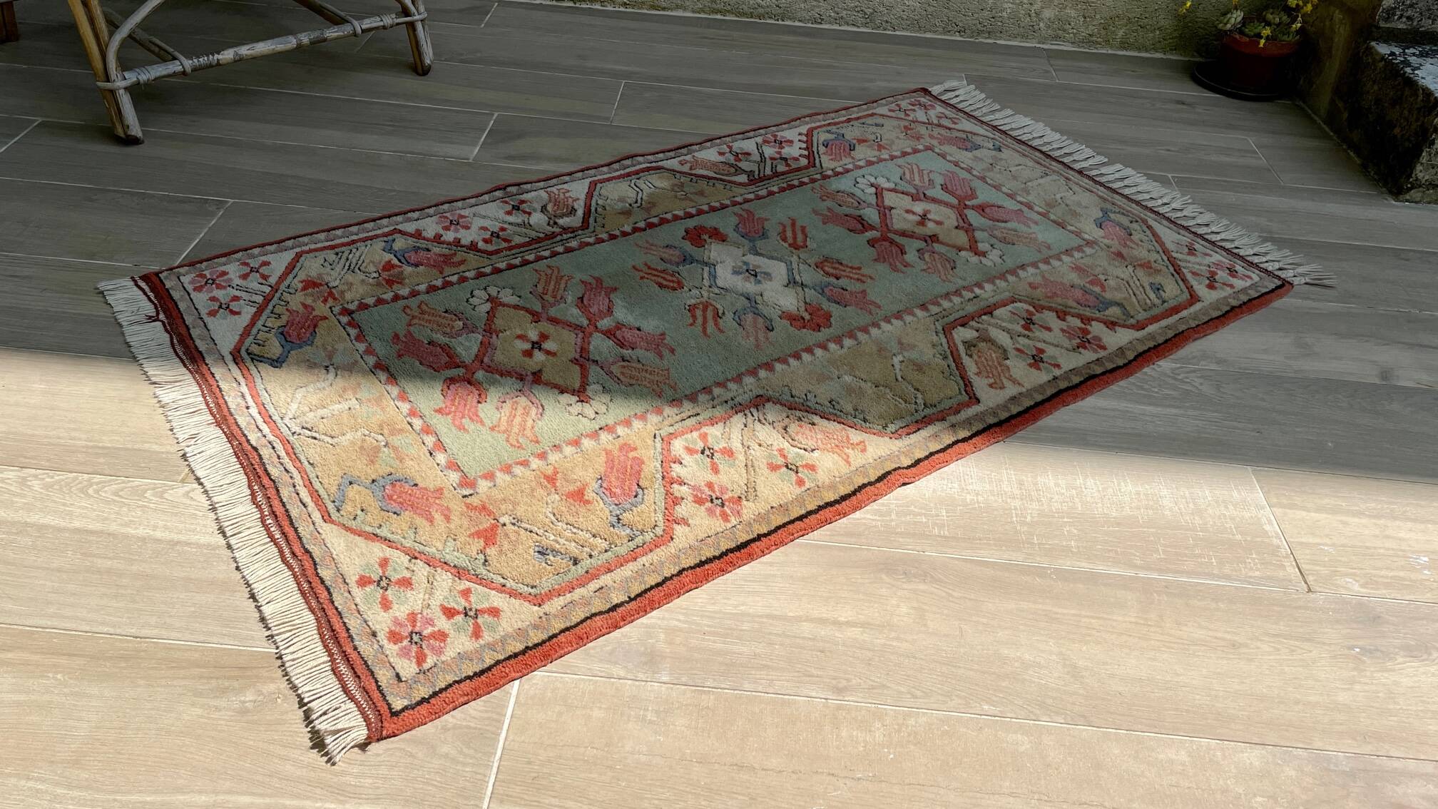 Vintage rug inspired by Art Deco.