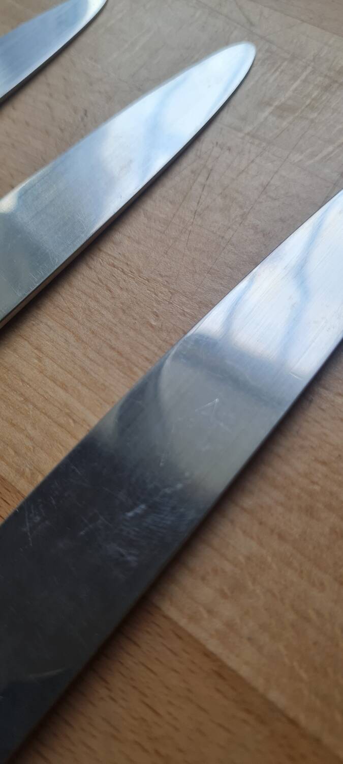 Set of 12 bakelite knives