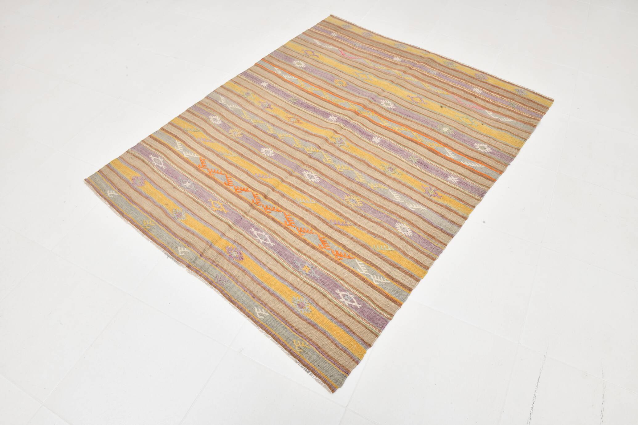 5x6 Soft Yellow & Purple Turkish Kilim, 168x135